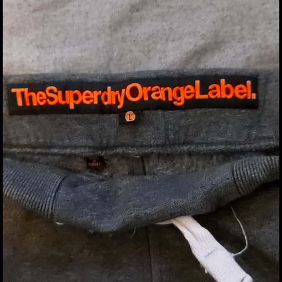 TheSuperdryOrangeLabel shorts - Picture 2 of 5